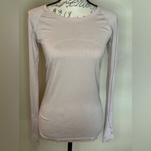 Gently Used Lululemon Swiftly Tech Hip Length Long Sleeve shirt